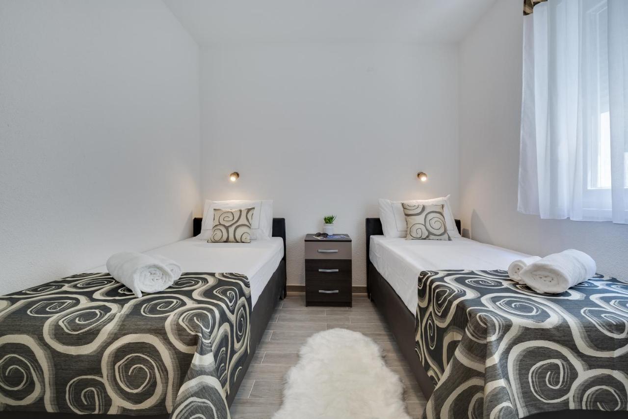 Apartmani Kastelina 维尔 外观 照片