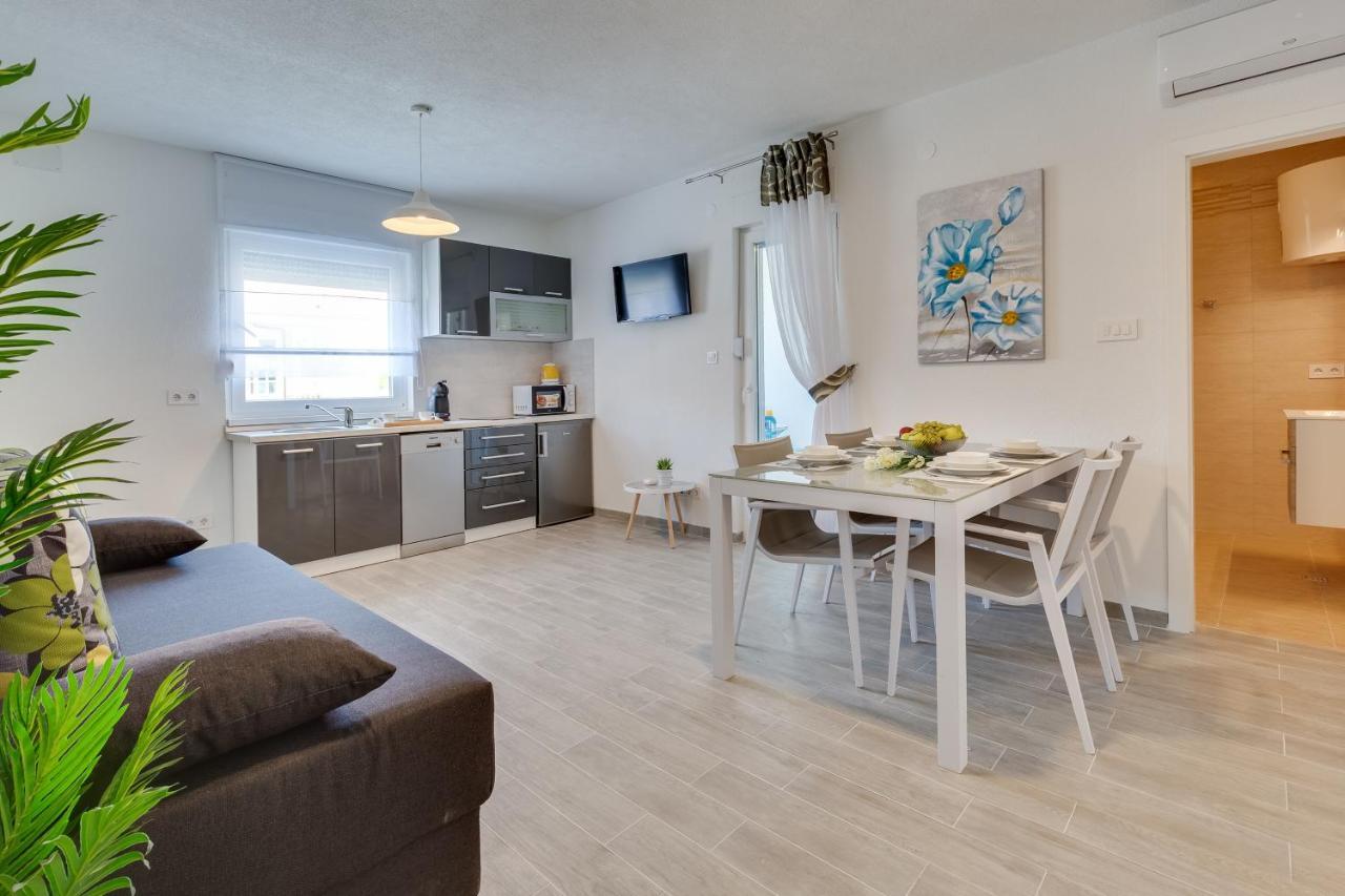 Apartmani Kastelina 维尔 外观 照片
