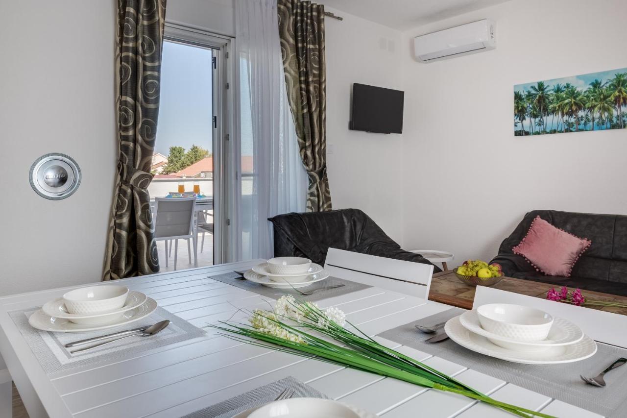 Apartmani Kastelina 维尔 外观 照片